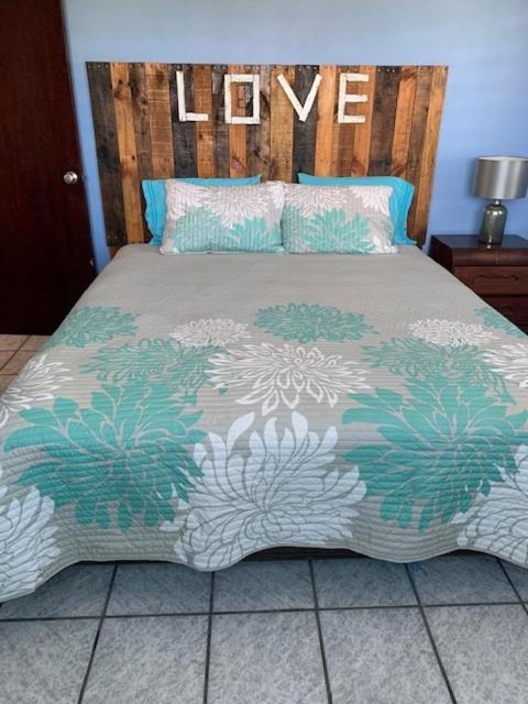 Esperanza Inn Guesthouse (Adults Only) Vieques Bagian luar foto